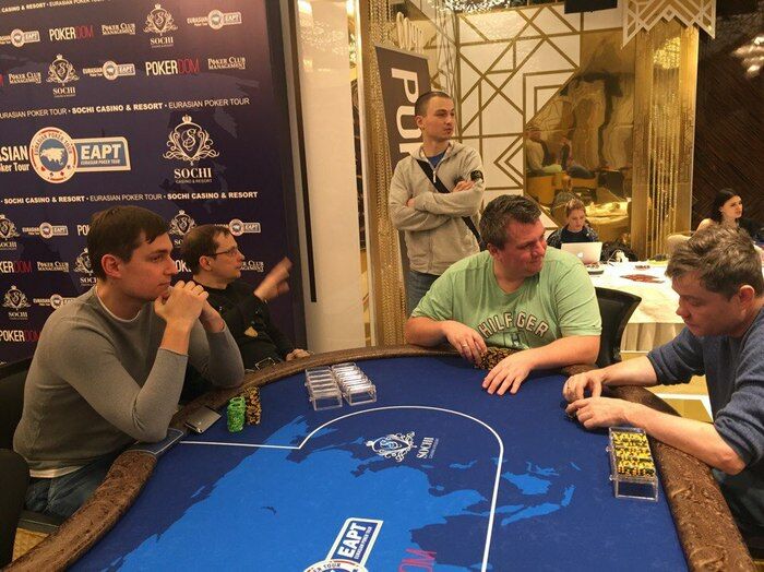 В игру вступают обладатели браслетов WSOP