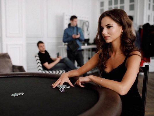 Обыкновенный сексизм: фильм о женщинах в покере снимут в номере Rio