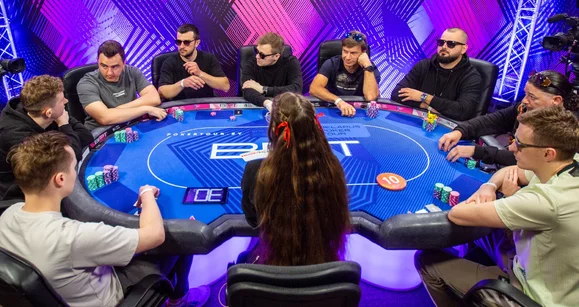 Именные кубки, застрахованные бабблы и новые форматы: XVI Чемпионат Беларуси по покеру